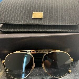 Dolce & Gabbana Gold Frame Sunglasses new with box Lens wipe and courier